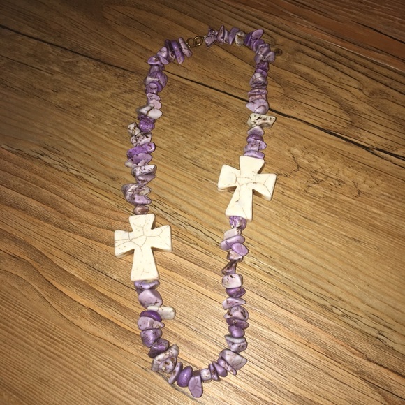 Purple necklace with white crosses - Picture 1 of 2